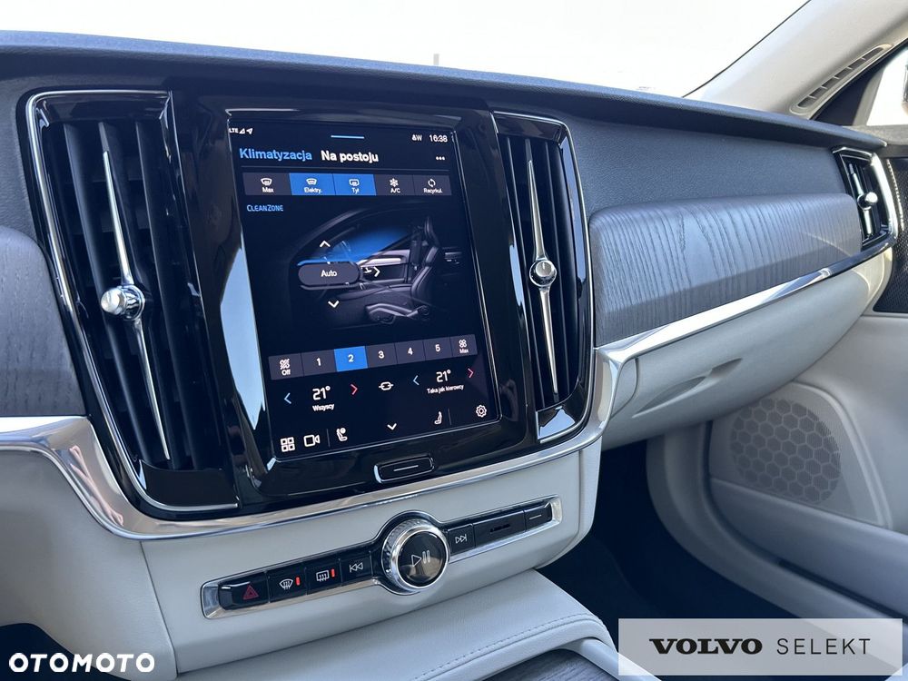 Volvo V90 Cross Country - 16