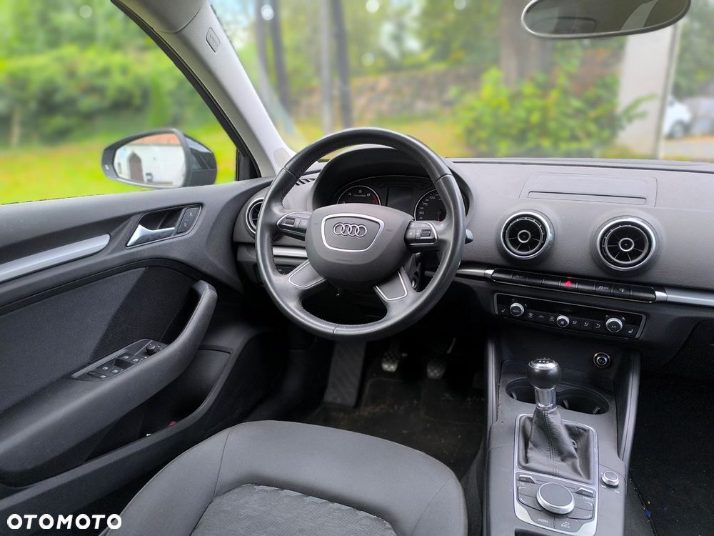 Audi A3 Sportback 1.2 TFSI Attraction - 5
