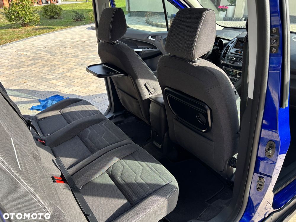 Ford Tourneo Connect Grand - 29