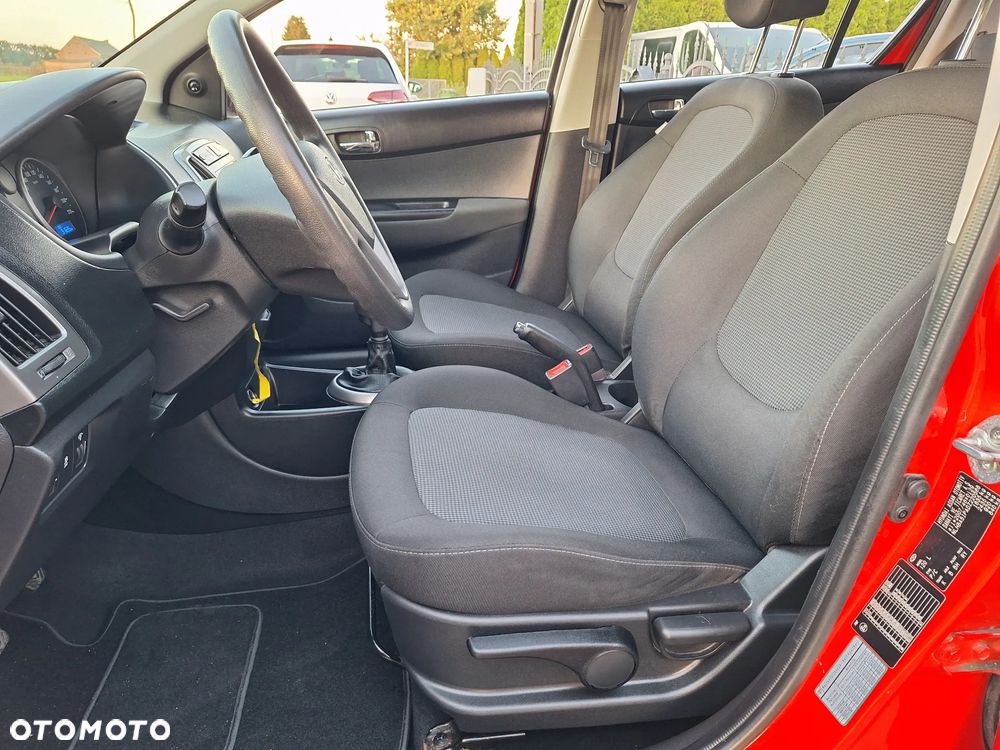 Hyundai i20 1.1 CRDi Trend - 6