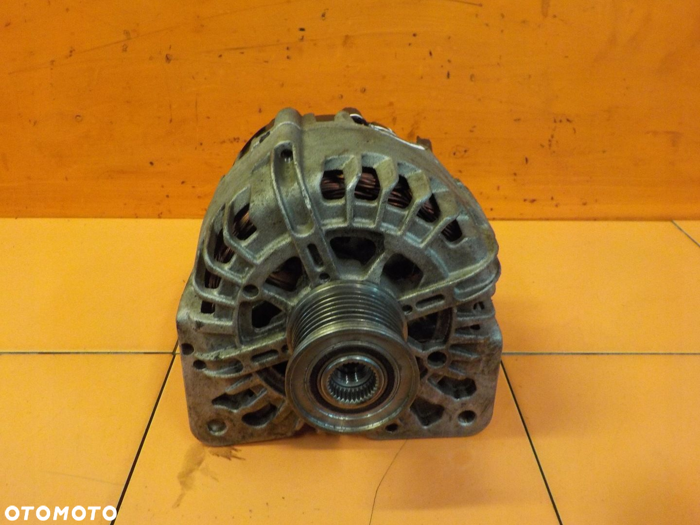 TRAFIC VIVARO PRIMASTAR 2.0 DCI EURO 5 13r 114KM M9R630 alternator - 3