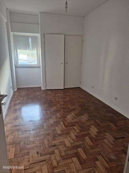 Apartamento T2, Rua Luz Soriano n10 RC Esq. - Grande imagem: 5/7
