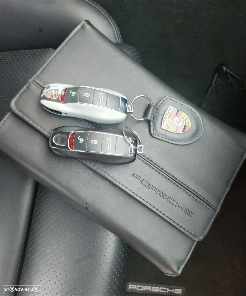 Porsche Panamera 4S PDK - 22