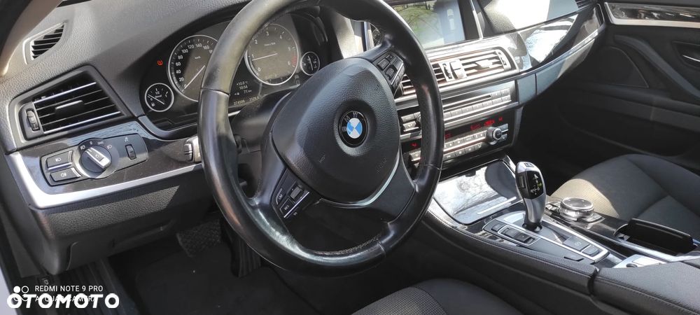 BMW Seria 5 520d Luxury Line - 32