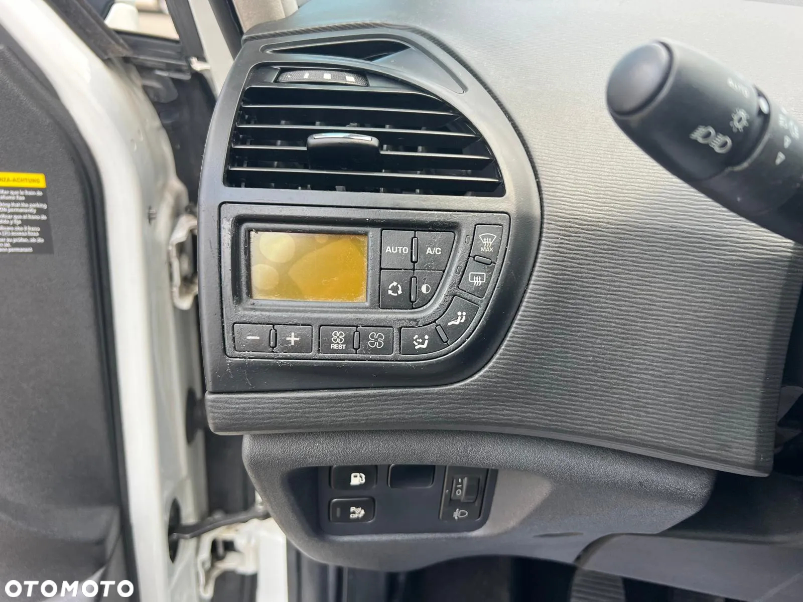 Citroën C4 Picasso 1.6 HDi FAP Confort - 13