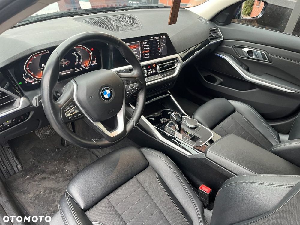 BMW Seria 3 330i - 7