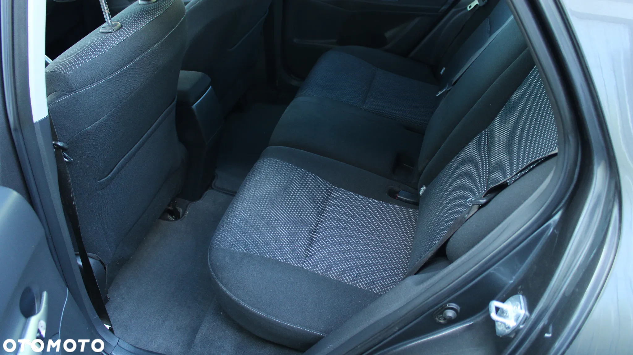 Toyota Auris 1.6 Premium - 8
