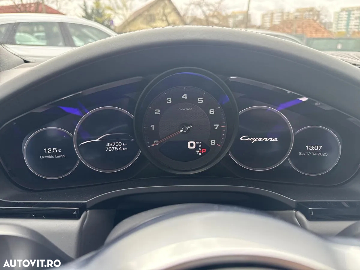 Porsche Cayenne Standard - 28