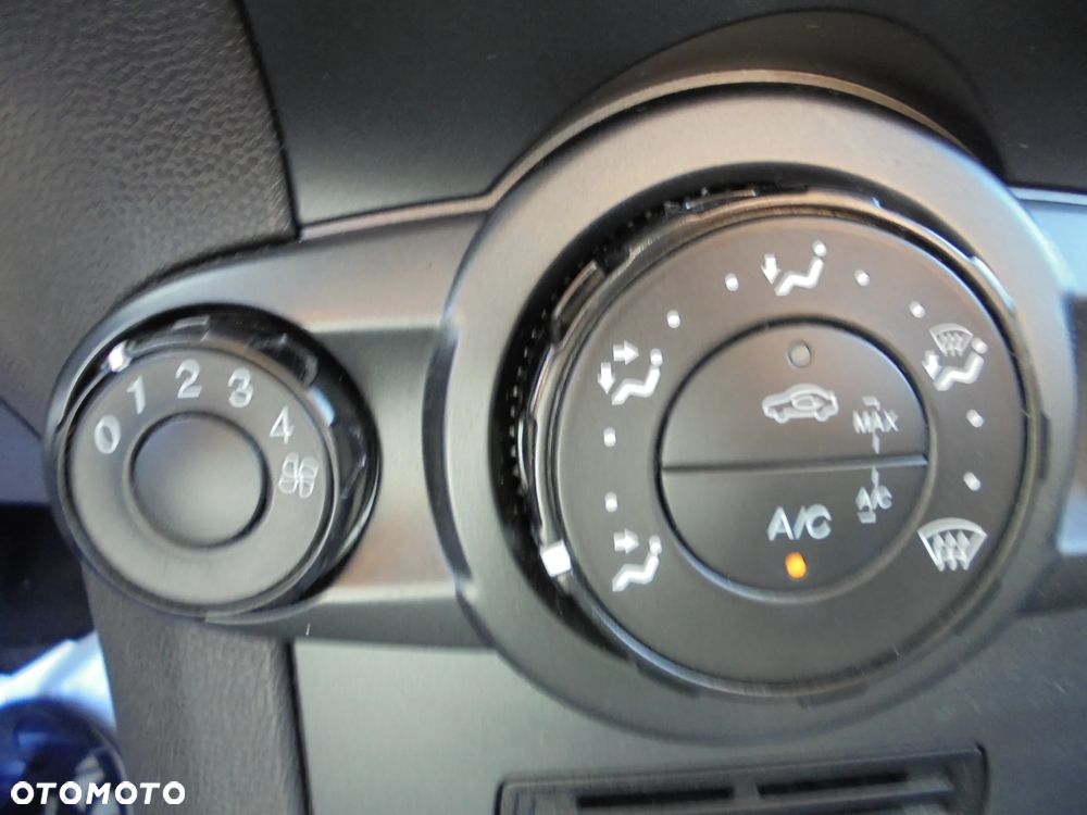 Ford Fiesta 1.25 Ambiente - 23