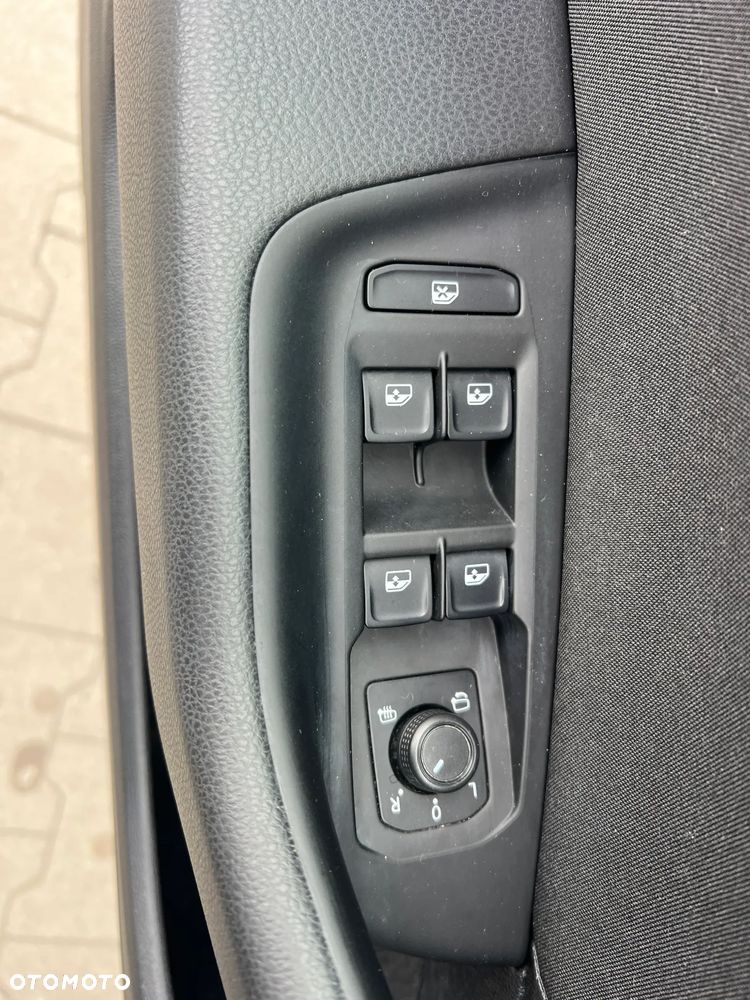 Volkswagen Passat 2.0 TDI SCR DSG Comfortline - 17