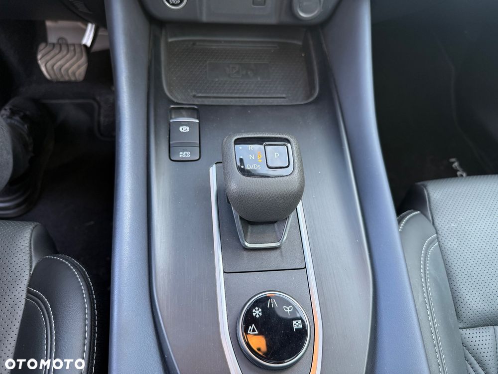 Nissan Qashqai 1.3 DIG-T MHEV 4x4 Tekna+ Xtronic - 29