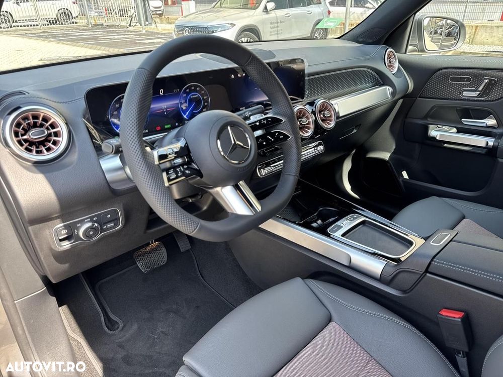 Mercedes-Benz EQB - 9