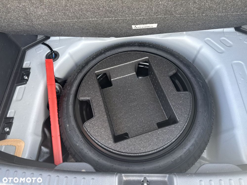 Toyota Yaris Hybrid 1.5 Style - 24
