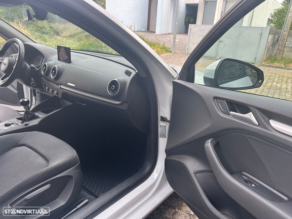 Audi A3 Limousine 1.6 TDI Sport - 18