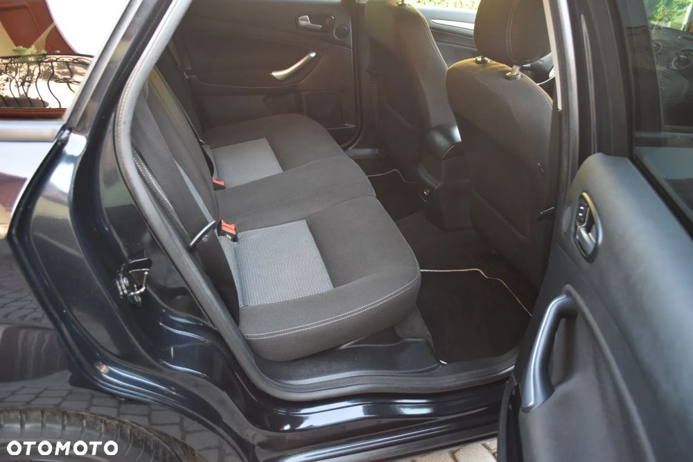 Ford Mondeo - 24
