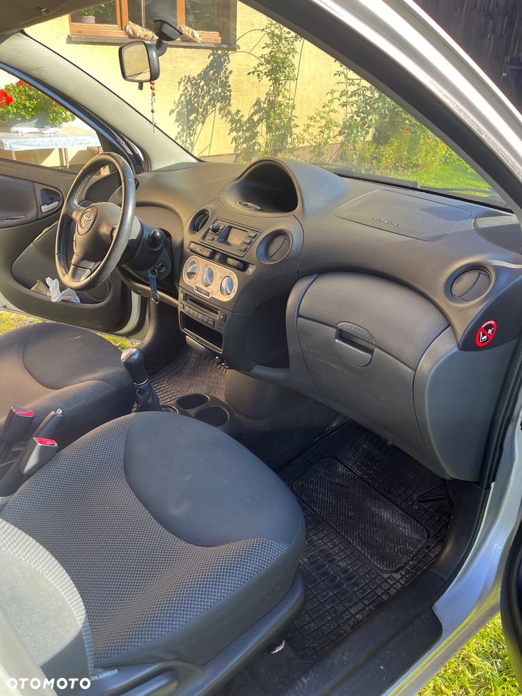 Toyota Yaris 1.4 D-4D - 12