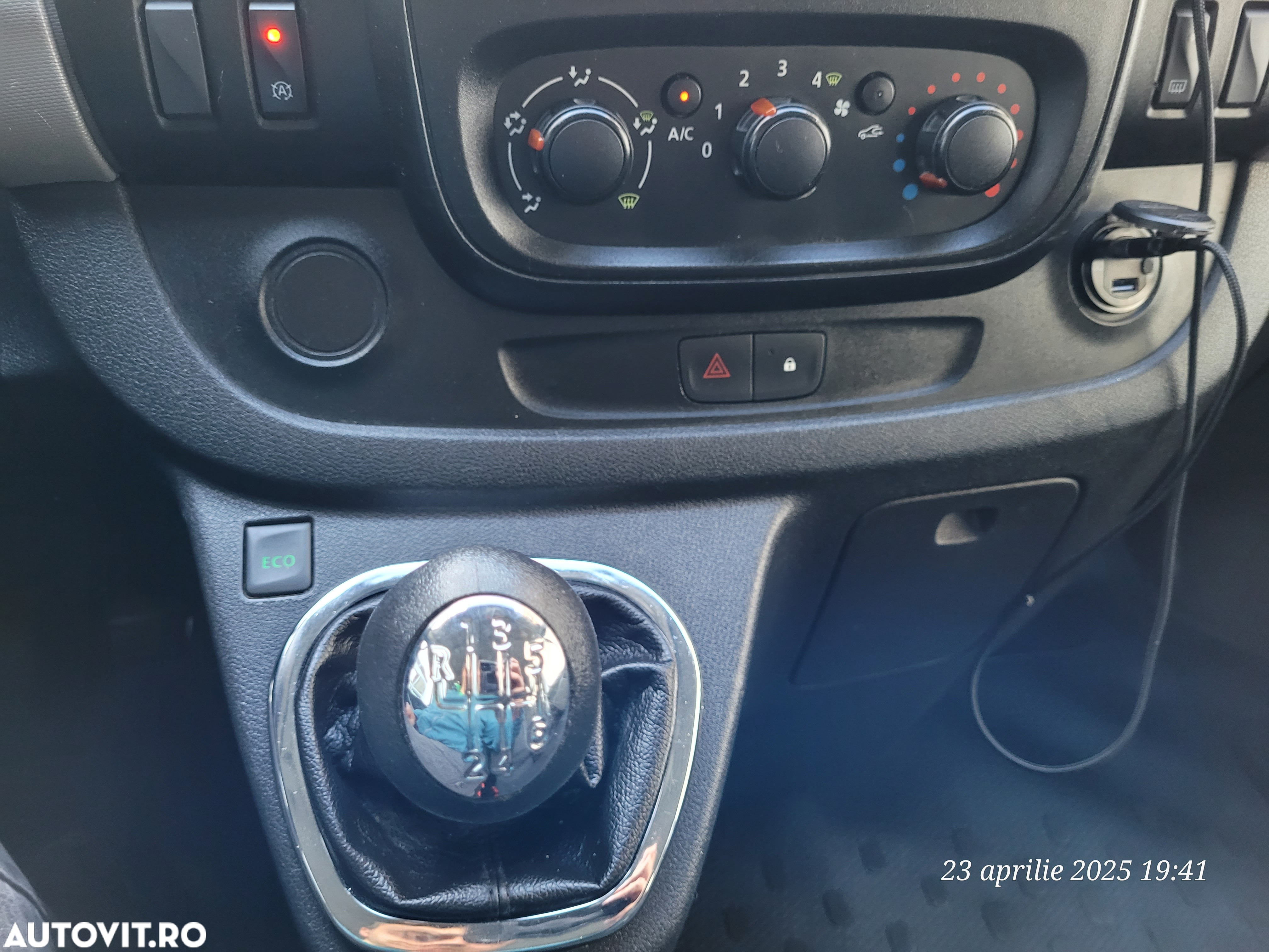 Renault Trafic Combi L2H1 1.6 dCi TT 145 7+1 Expression Plus - 13