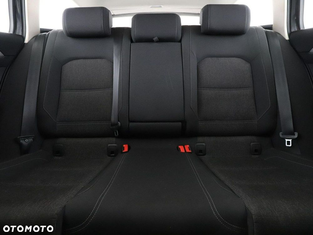 Volkswagen Passat - 18