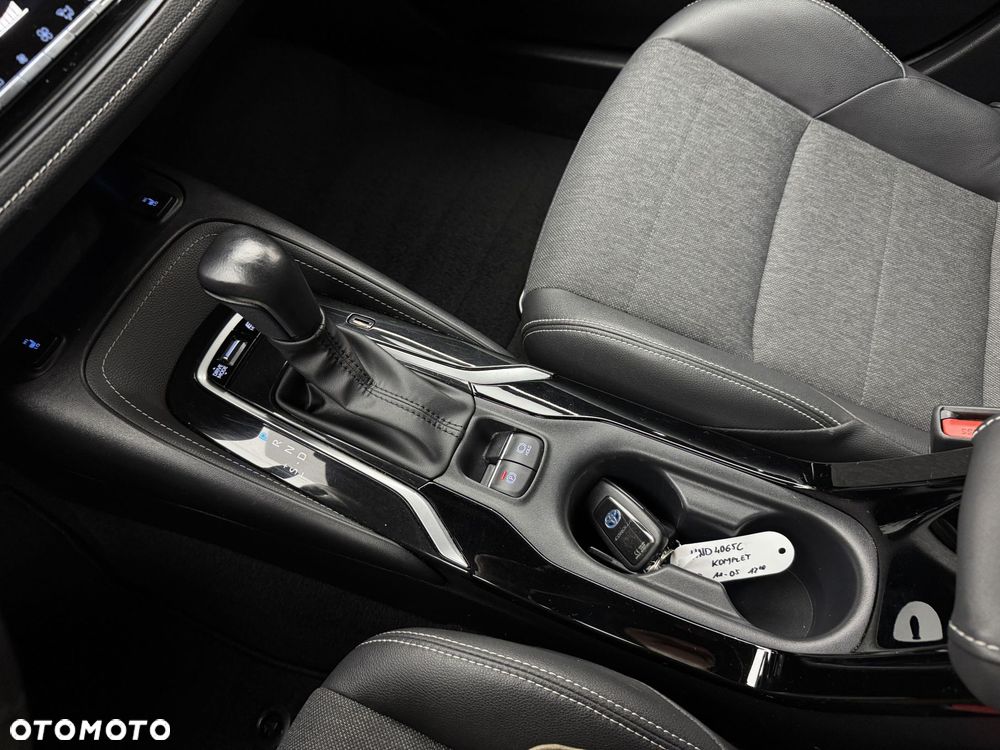 Toyota Corolla 2.0 Hybrid Comfort - 29