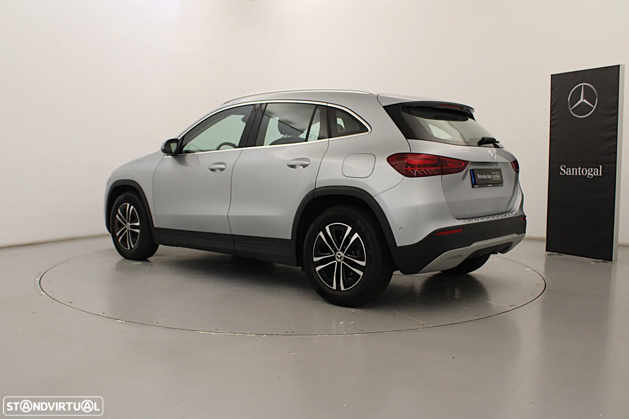 Mercedes-Benz GLA 200 Standard - 10