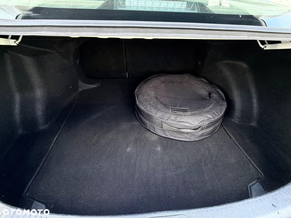 Toyota Corolla 1.6 Comfort - 11