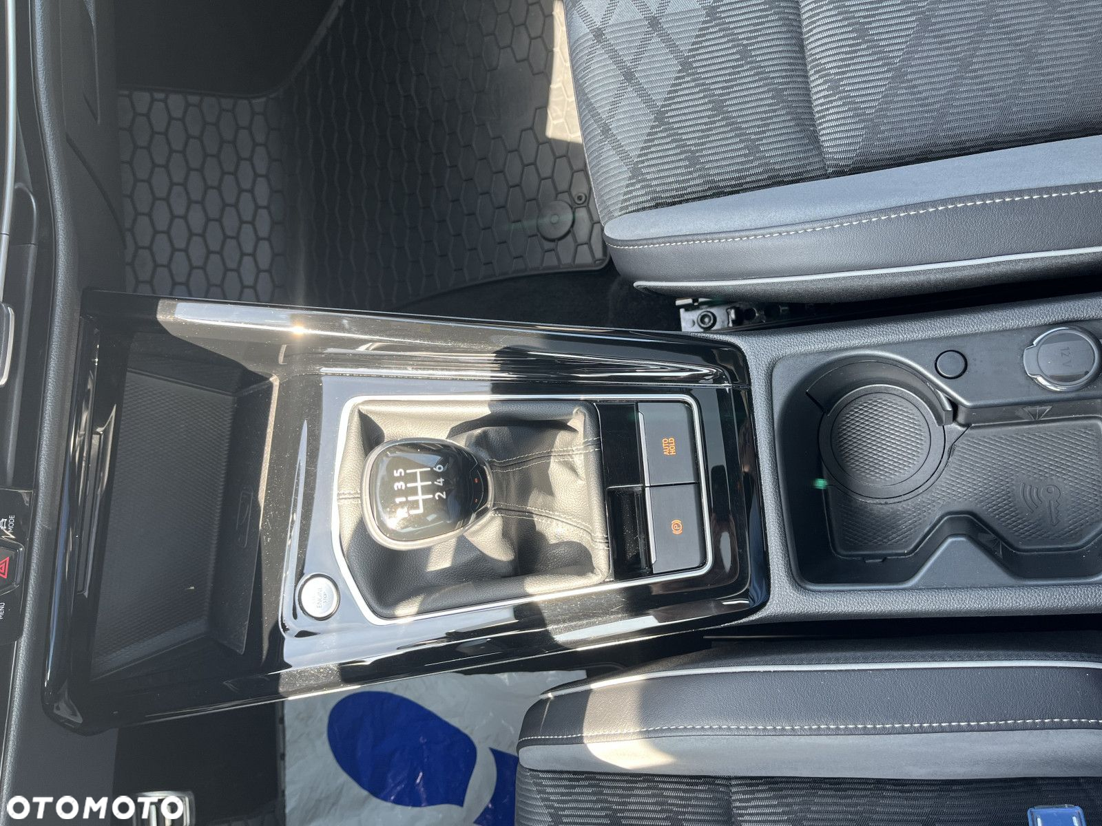 Volkswagen Golf - 27