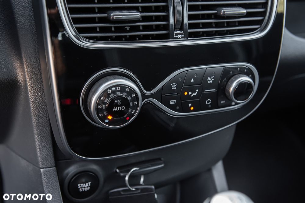 Renault Clio - 23