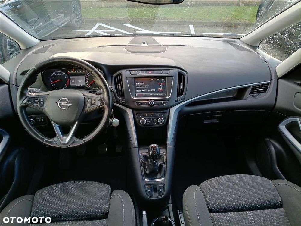 Opel Zafira - 15