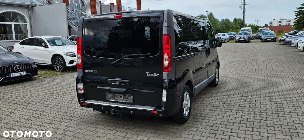 Renault Trafic 2.0 dCi 115 FAP Passenger Black Edition - 10