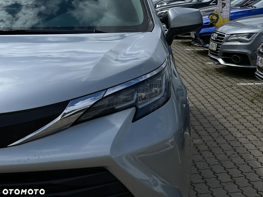 Toyota Sienna - 10