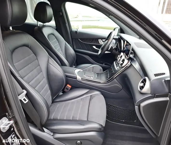 Mercedes-Benz GLC 220 d 4Matic 9G-TRONIC AMG Line Plus - 24