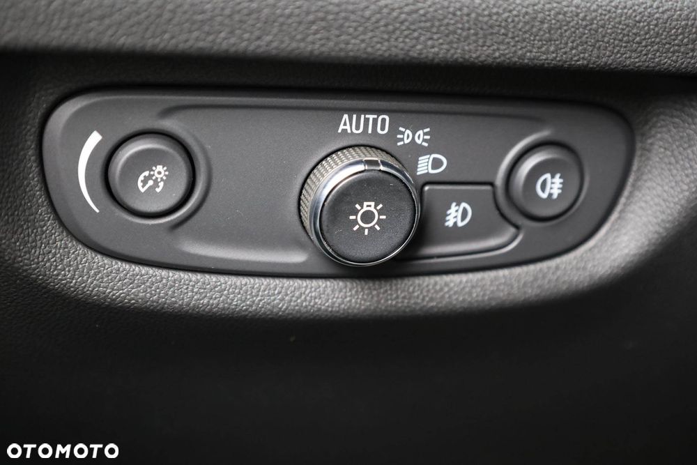 Opel Insignia 1.5 T Elite S&S - 29