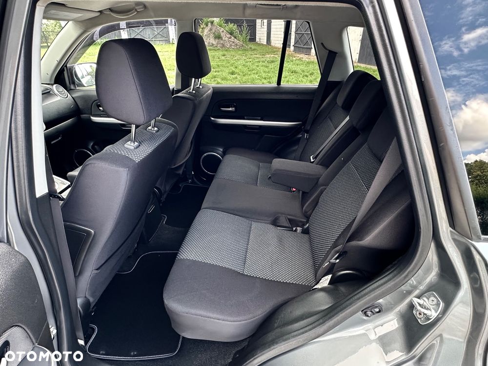 Suzuki Grand Vitara 2.0 Automatik Comfort + Family - 10