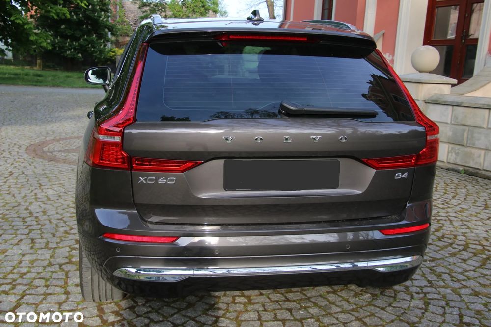Volvo XC 60 B4 D Plus Bright - 27
