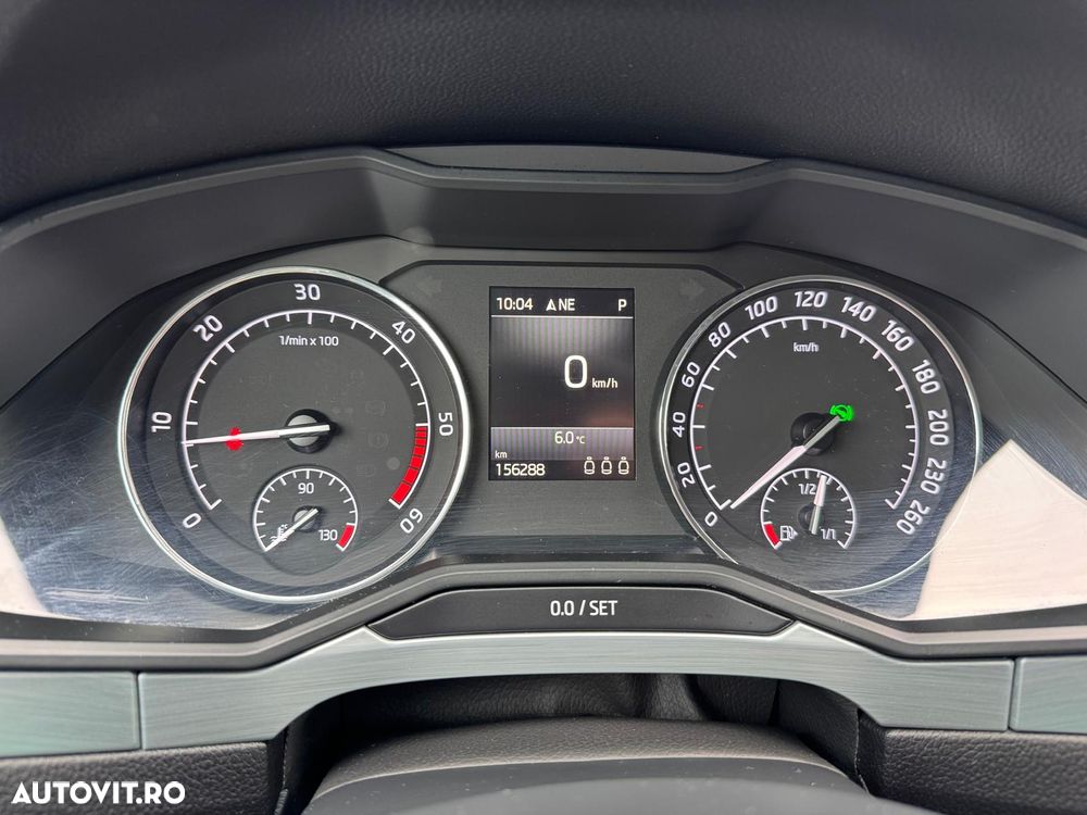 Skoda Superb 1.6 TDI DSG Ambition - 9