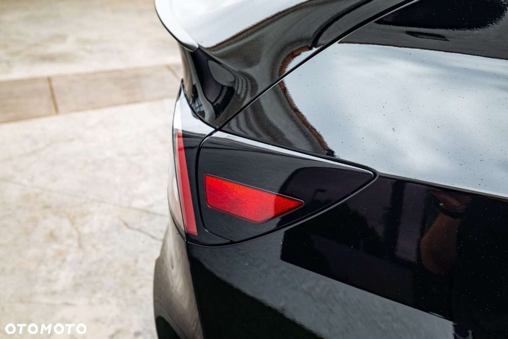 Tesla Model Y - 16