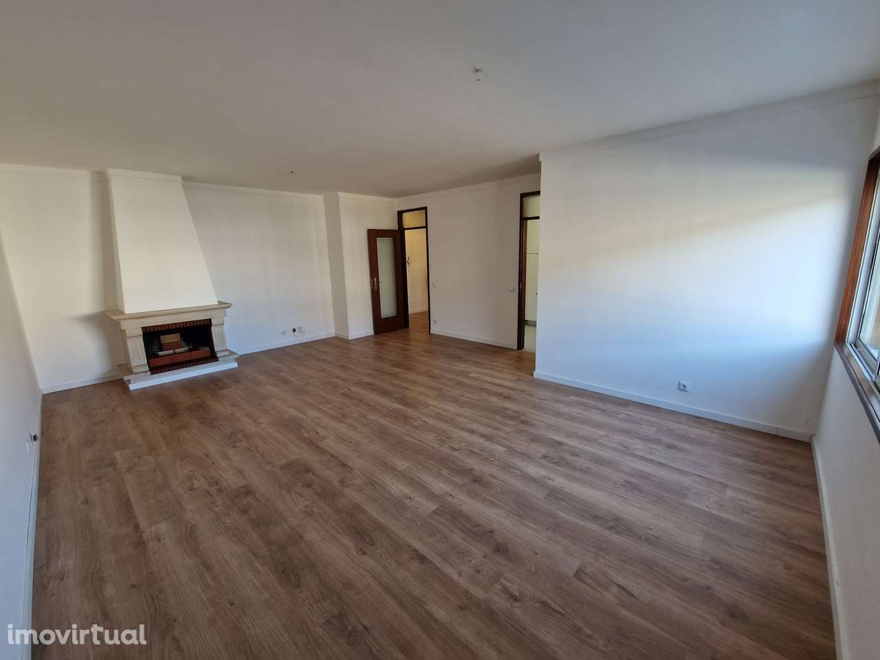 T3 Remodelado com Boas Áreas, 3 WC e 2 Lugares Garagem – Águas Santas - Grande imagem: 2/22