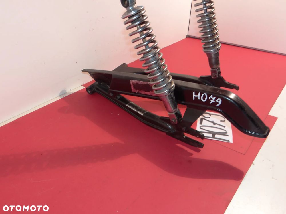 Honda CB750  FOUR WAHACZ  OSŁONA ŁAŃCUCHA AMORTYZATORY H079 - 18