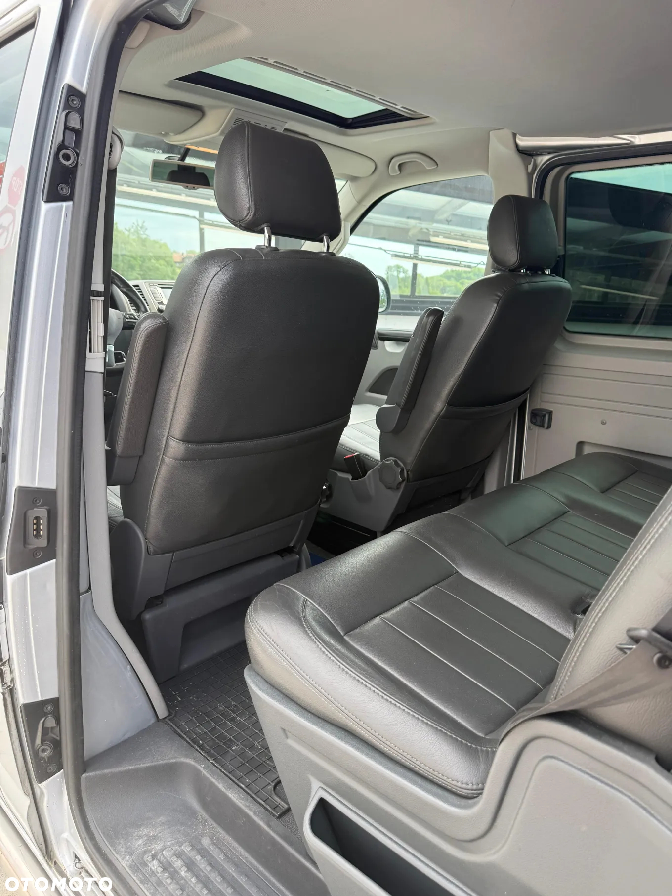Volkswagen Multivan - 23