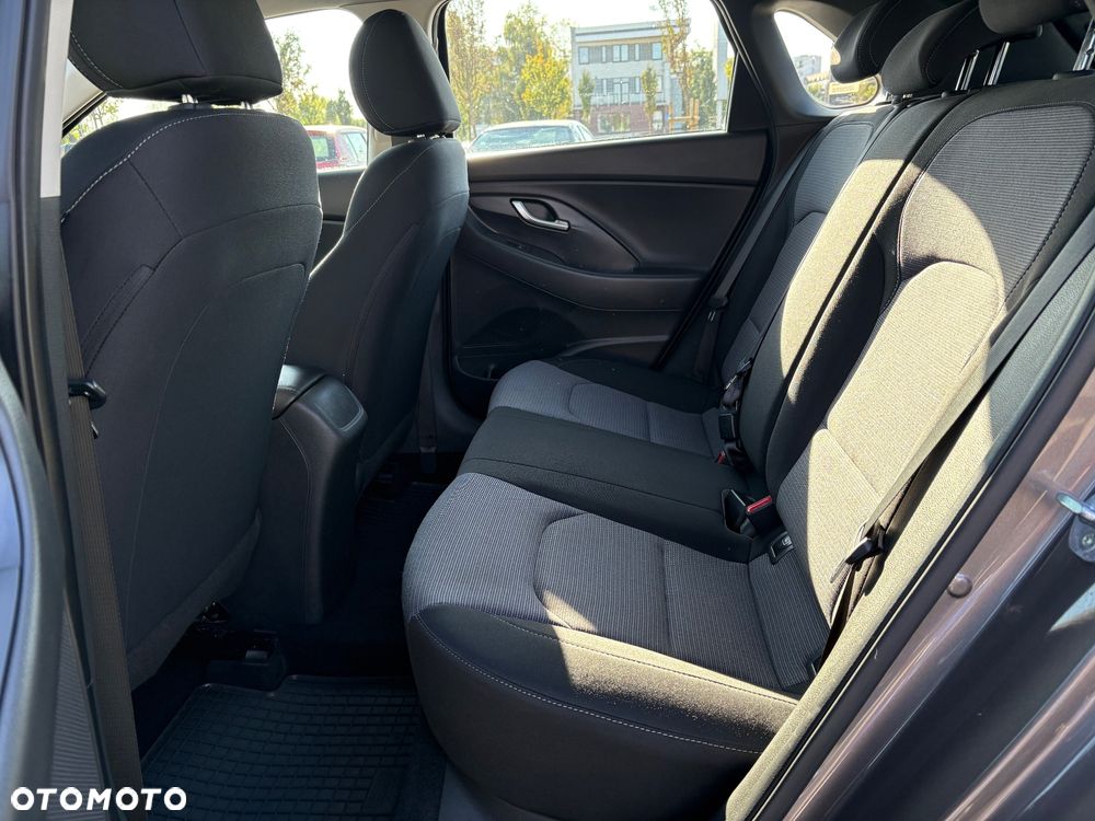 Hyundai i30 1.5 DPI Classic + - 25