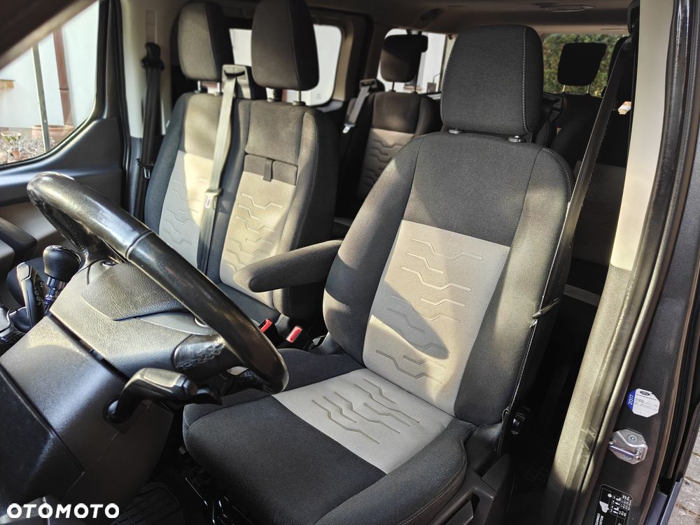 Ford Tourneo Custom - 11
