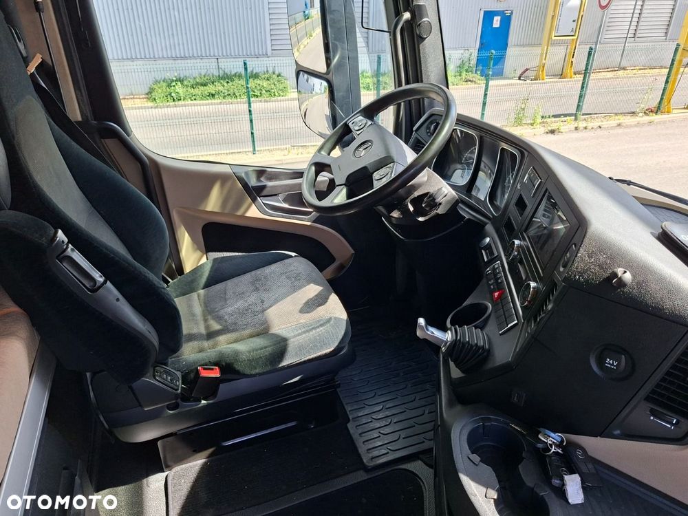 Versalift Actros 1845 - 29