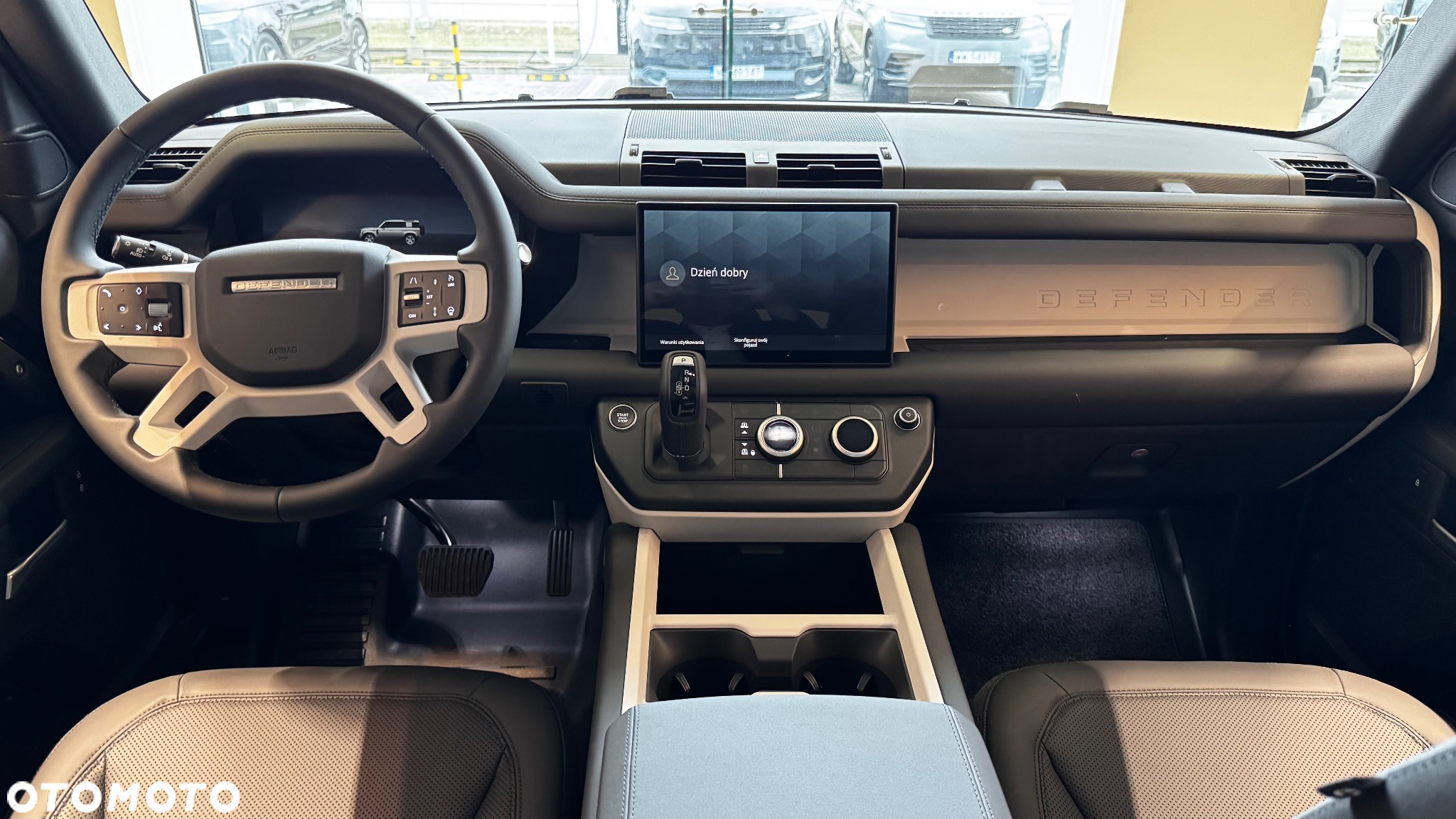 Land Rover Defender - 7