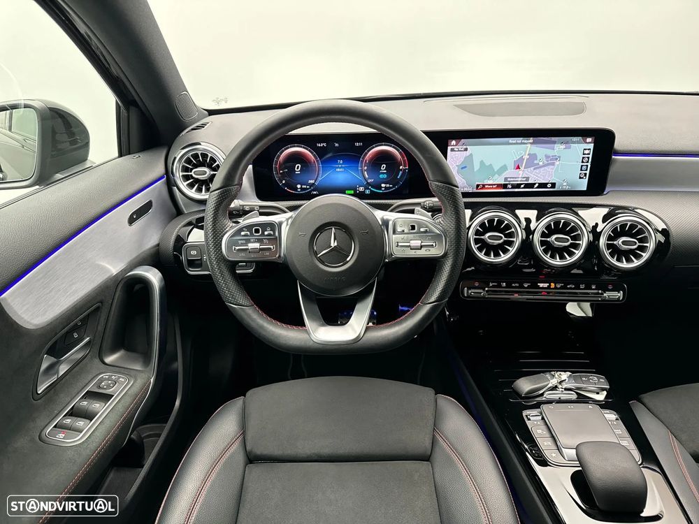 Mercedes-Benz A 250 e AMG Line - 11