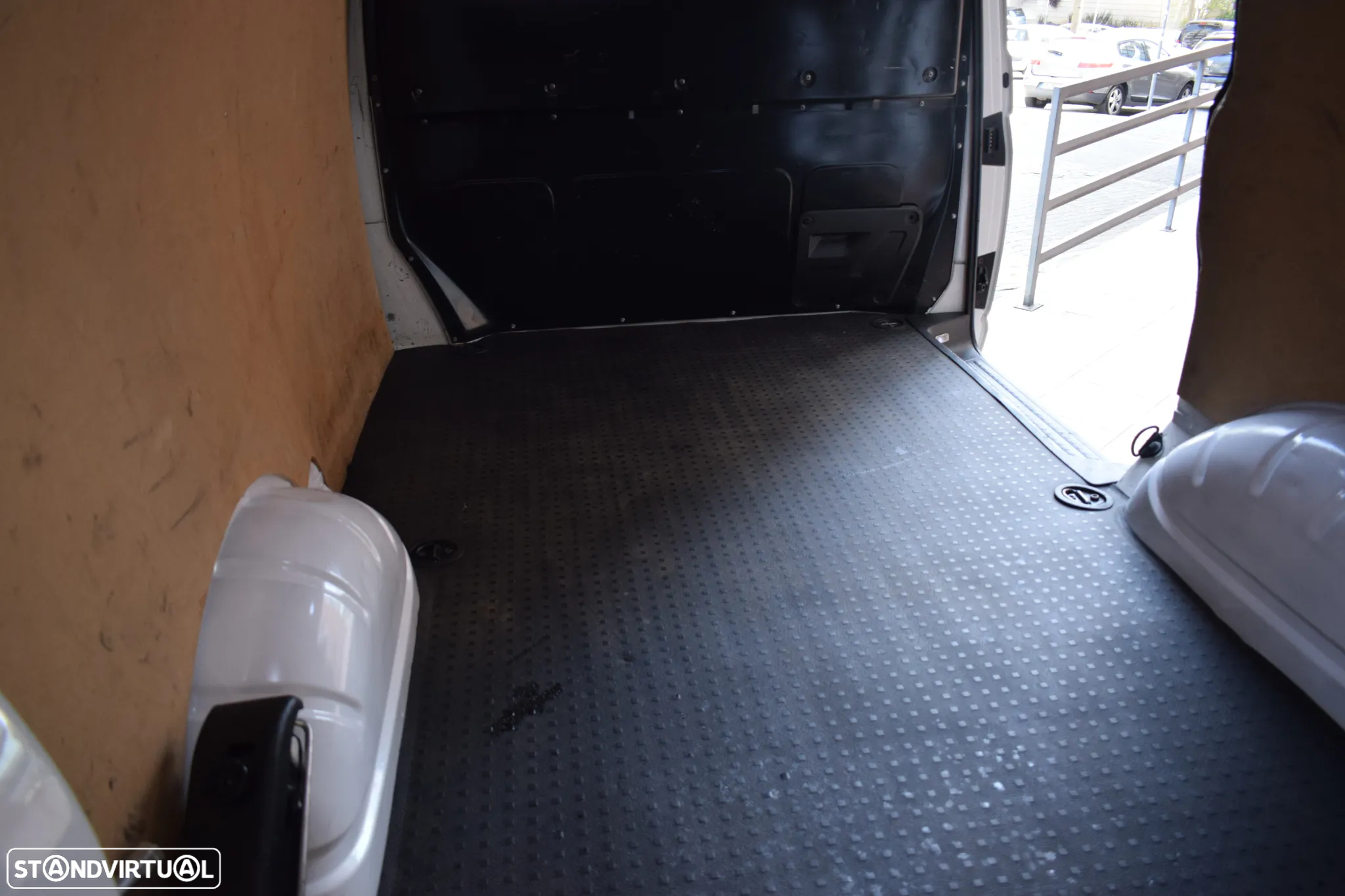 VW Transporter 2.0 Tdi - 16