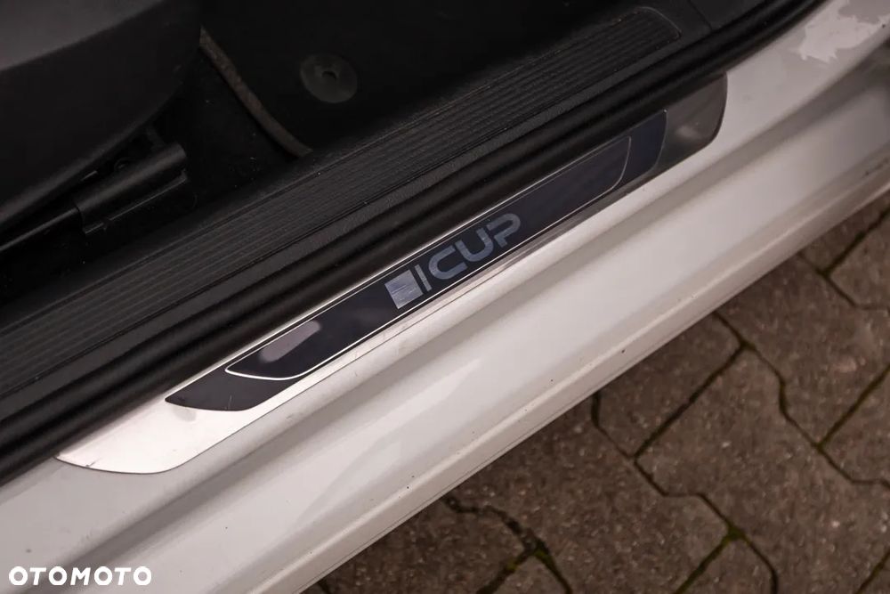 Volkswagen Golf 2.0 BlueTDI Cup - 28