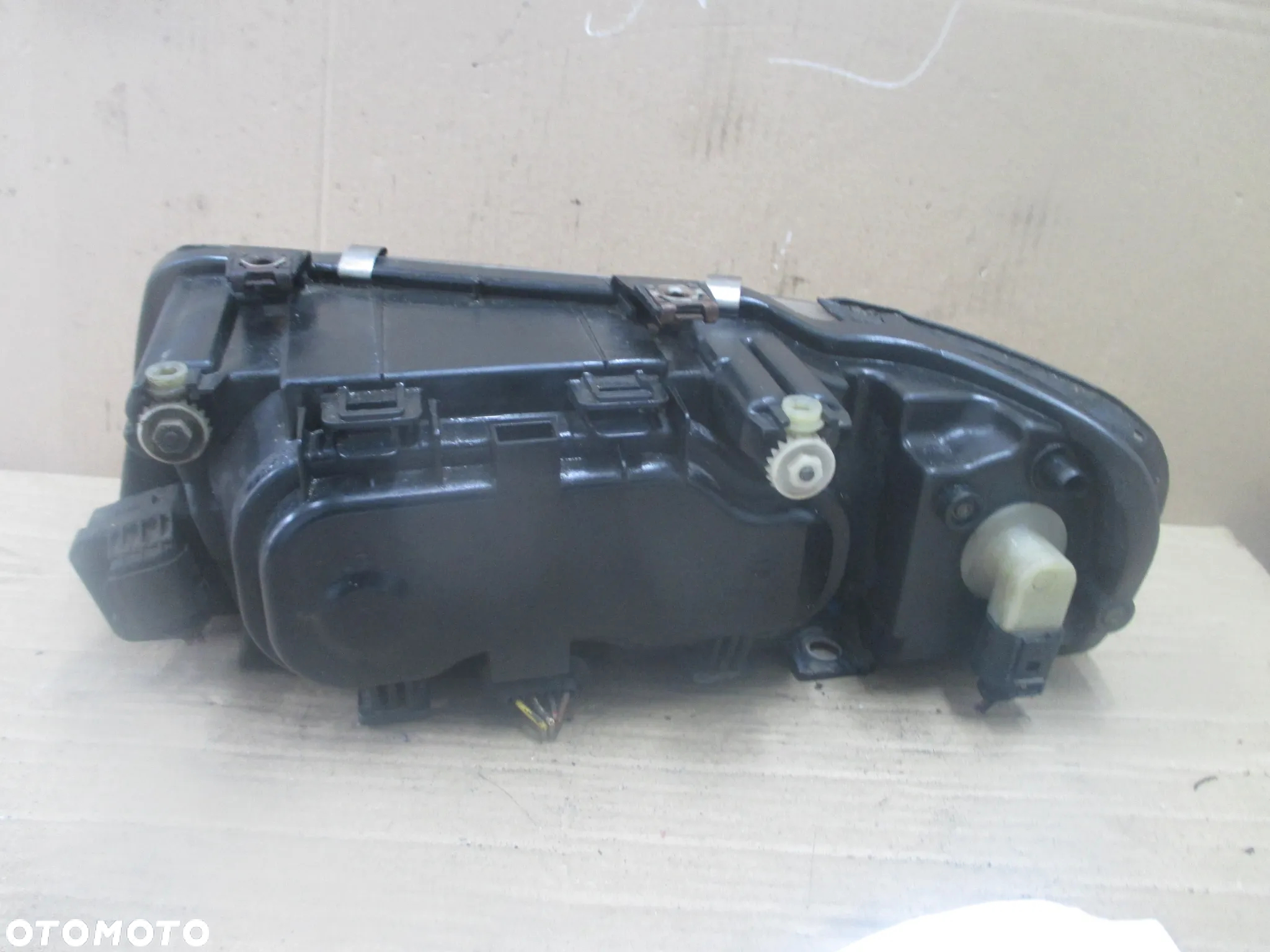 lampa prawa Audi A3 8L Hella Europa orginał - 3