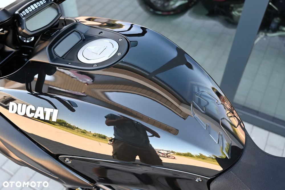 Ducati Diavel - 15