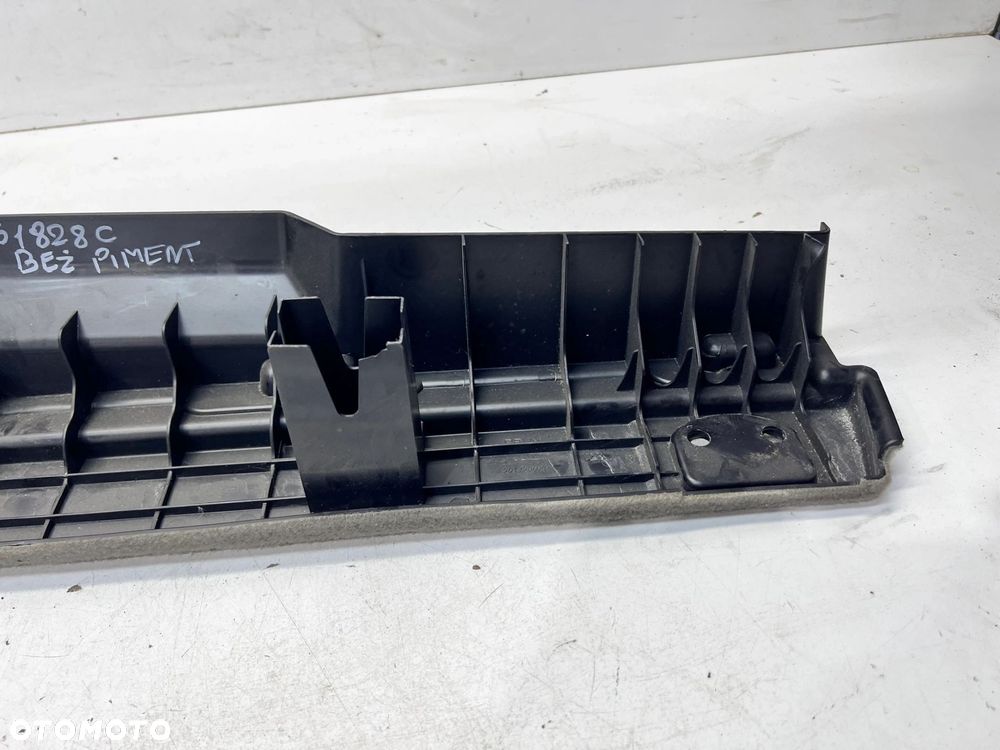 LISTWA OSŁONA BAGAŻNIKA PRAWA AUDI Q5 8R 8R0861828C AL1 BEŻ - 9