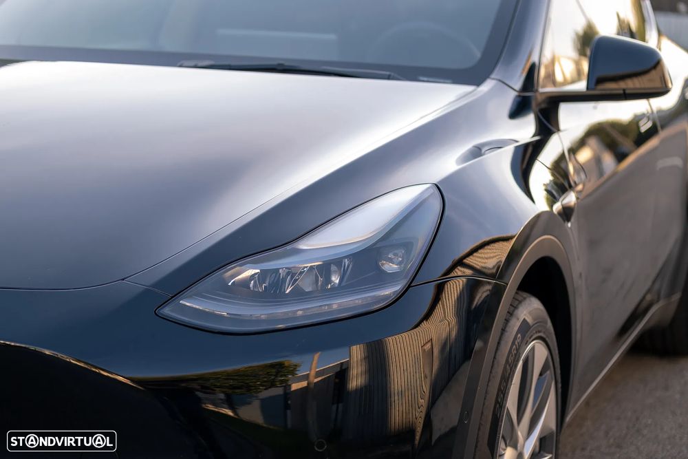 Tesla Model Y Long Range Dual Motor AWD - 17